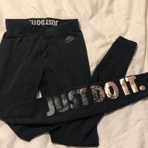 Black Nike leggings